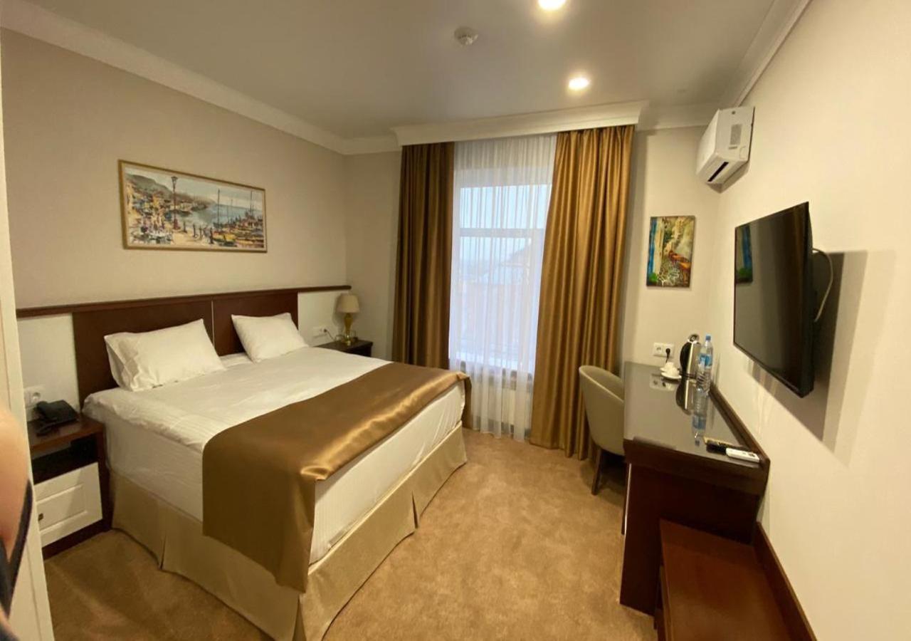 Boutique Hotel Kaspi Temirtau Kültér fotó